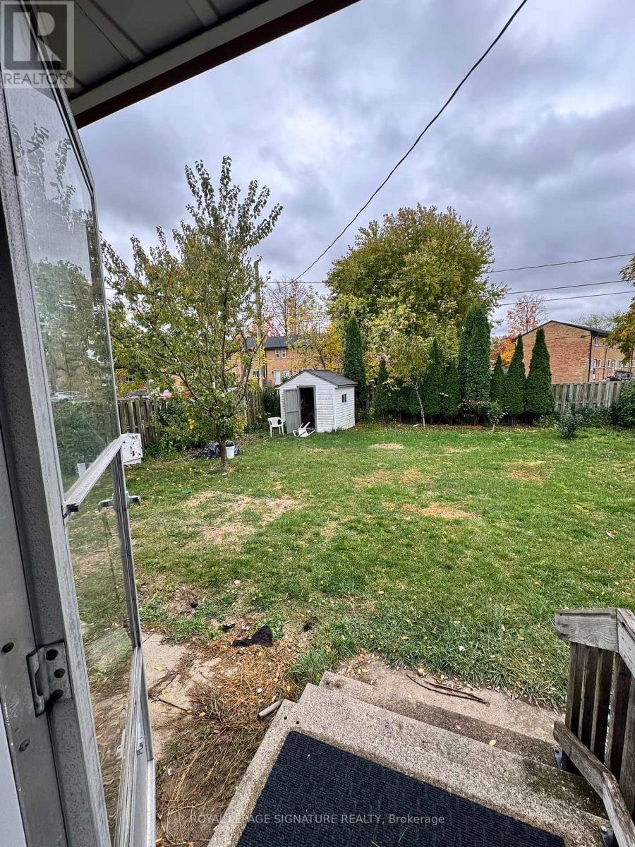 104 Queenston Crescent, London East, Ontario  N5W 1N6 - Photo 16 - X12459258