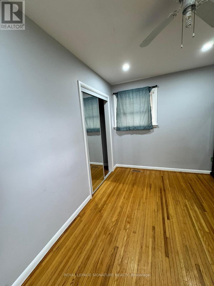 104 Queenston Crescent, London East, Ontario  N5W 1N6 - Photo 5 - X12459258