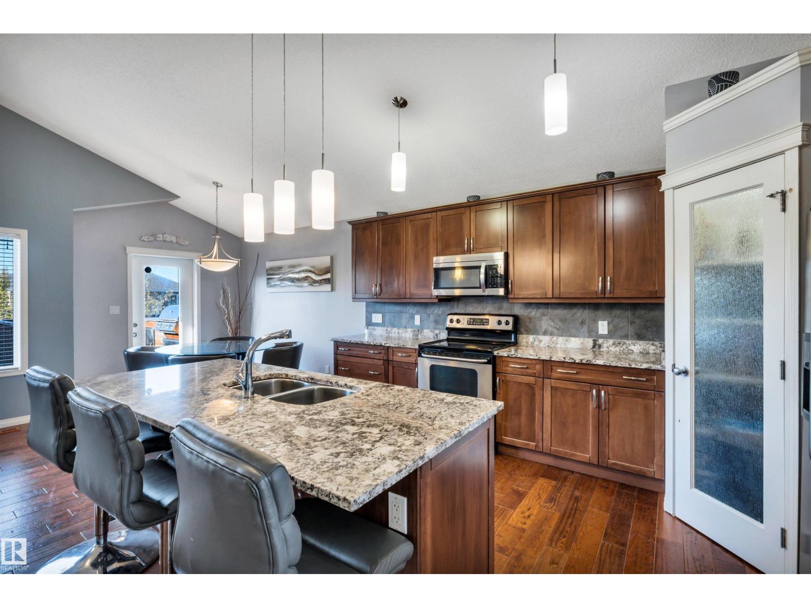 84 Rue Moreau, Beaumont, Alberta  T4X 1V7 - Photo 12 - E4463467