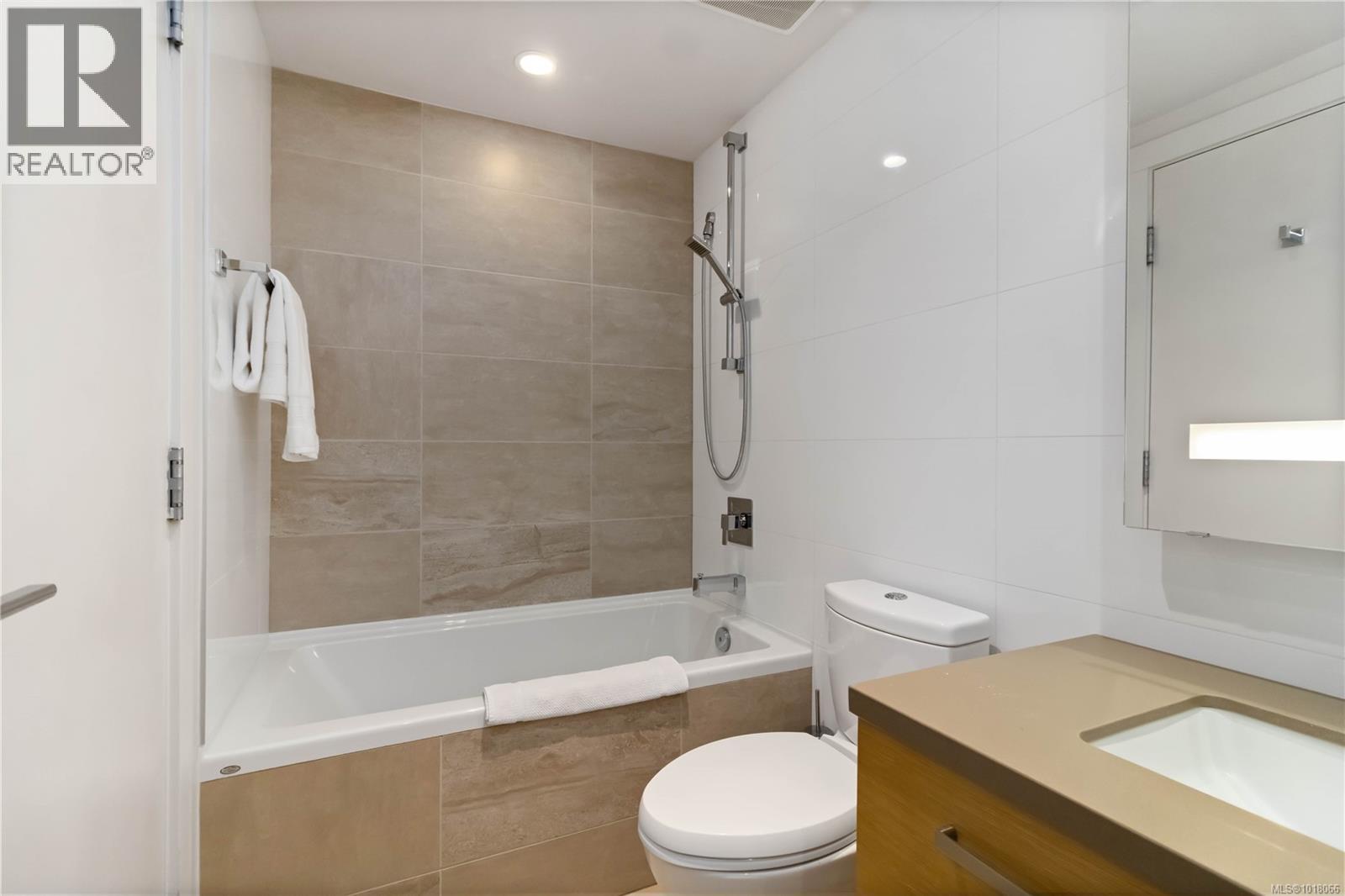 303 83 Saghalie Rd, Victoria, British Columbia  V9A 0E7 - Photo 34 - 1018066