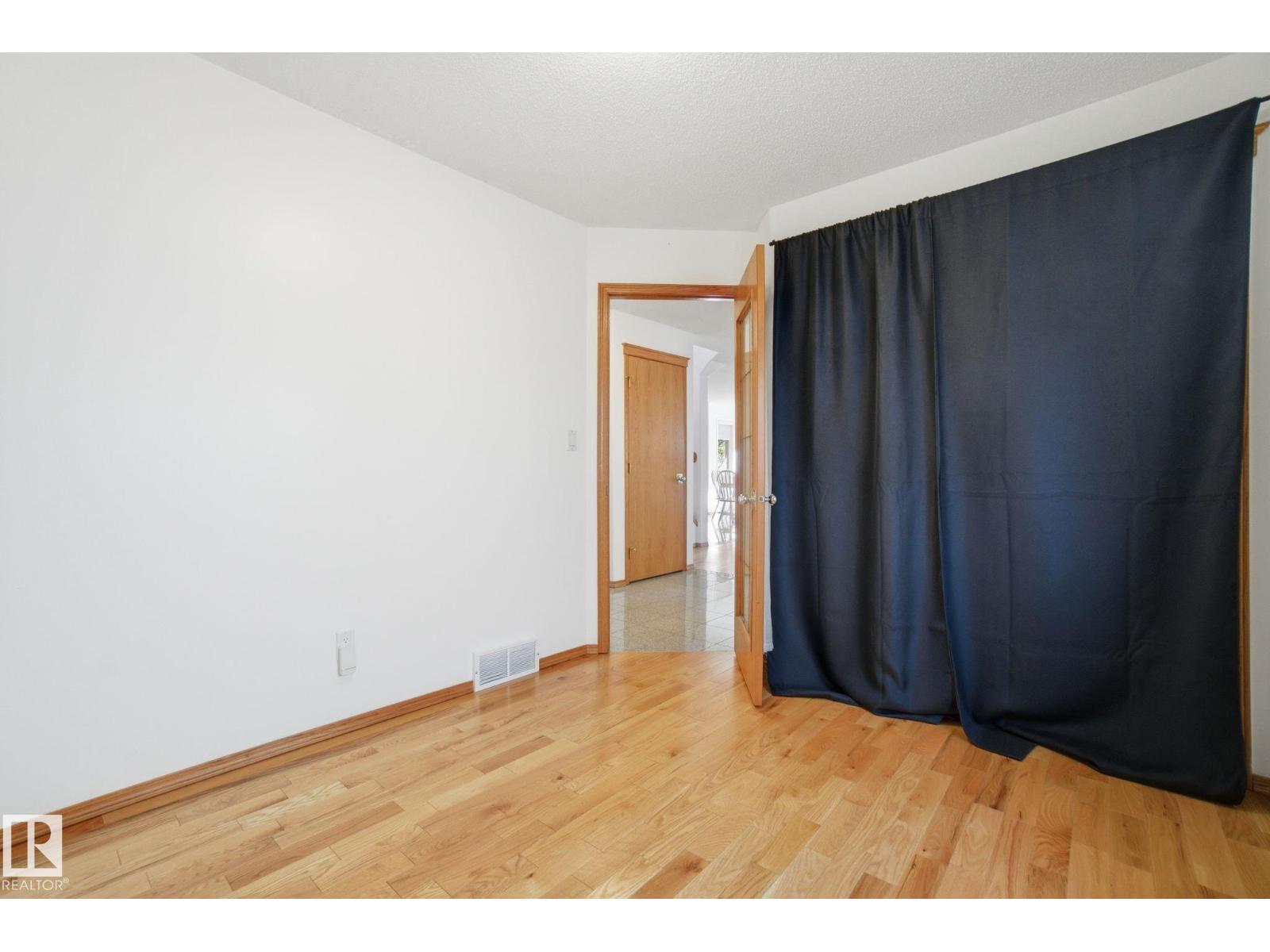227 Peter Cl Nw, Edmonton, Alberta  T5T 5Y5 - Photo 29 - E4463484