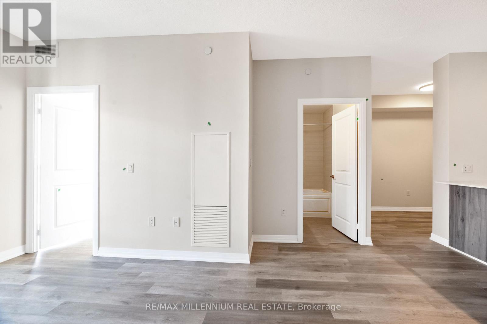 2910 - 15 Watergarden Drive Sw, Mississauga, Ontario  L5R 0H4 - Photo 17 - W12481760