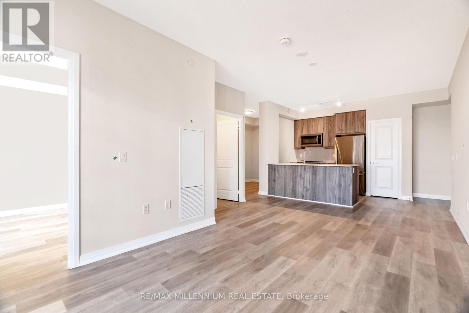 2910 - 15 Watergarden Drive Sw, Mississauga, Ontario  L5R 0H4 - Photo 2 - W12481760