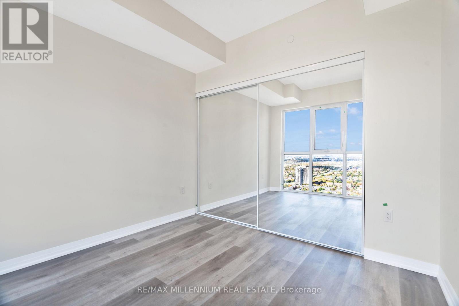 2910 - 15 Watergarden Drive Sw, Mississauga, Ontario  L5R 0H4 - Photo 3 - W12481760