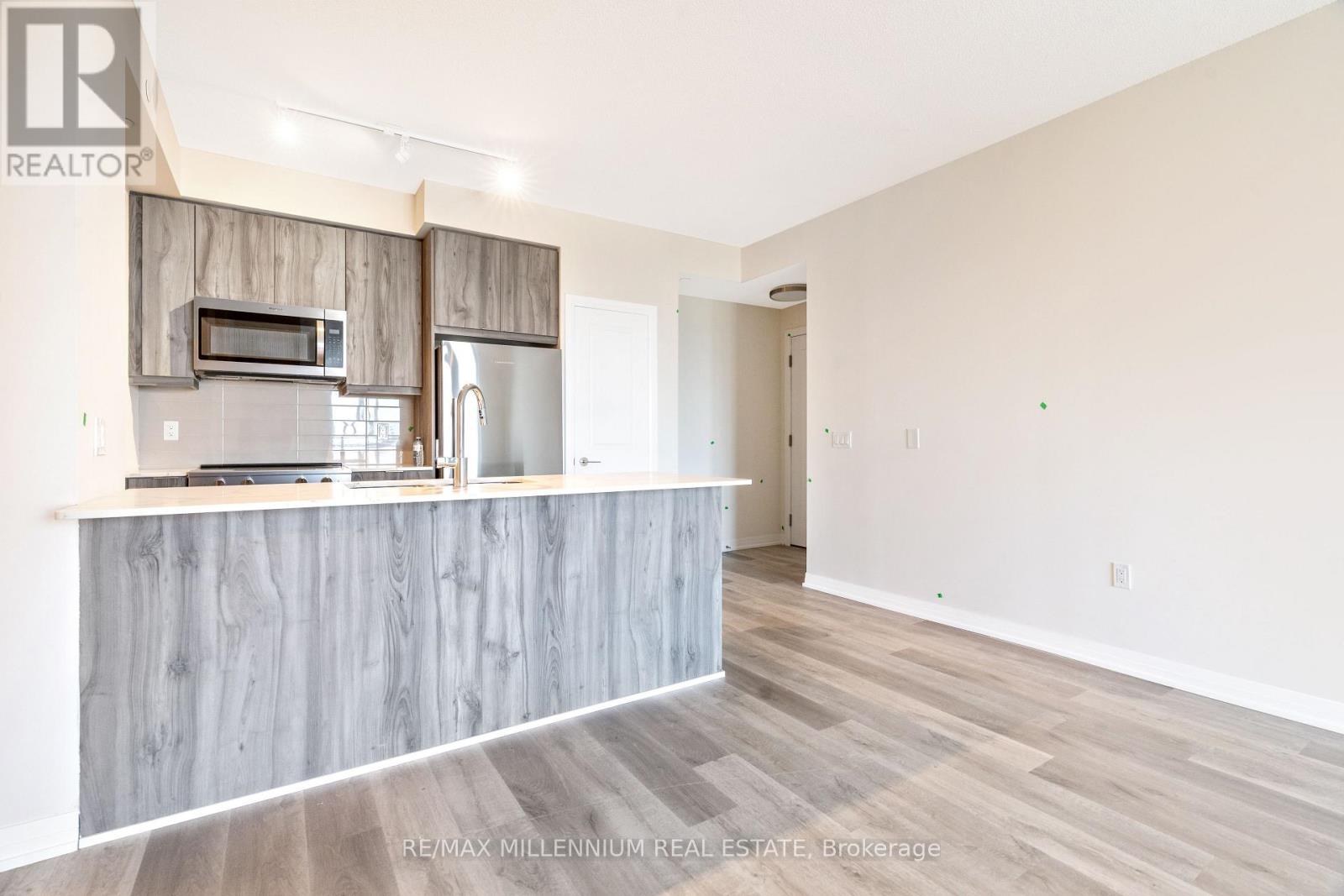 2910 - 15 Watergarden Drive Sw, Mississauga, Ontario  L5R 0H4 - Photo 4 - W12481760
