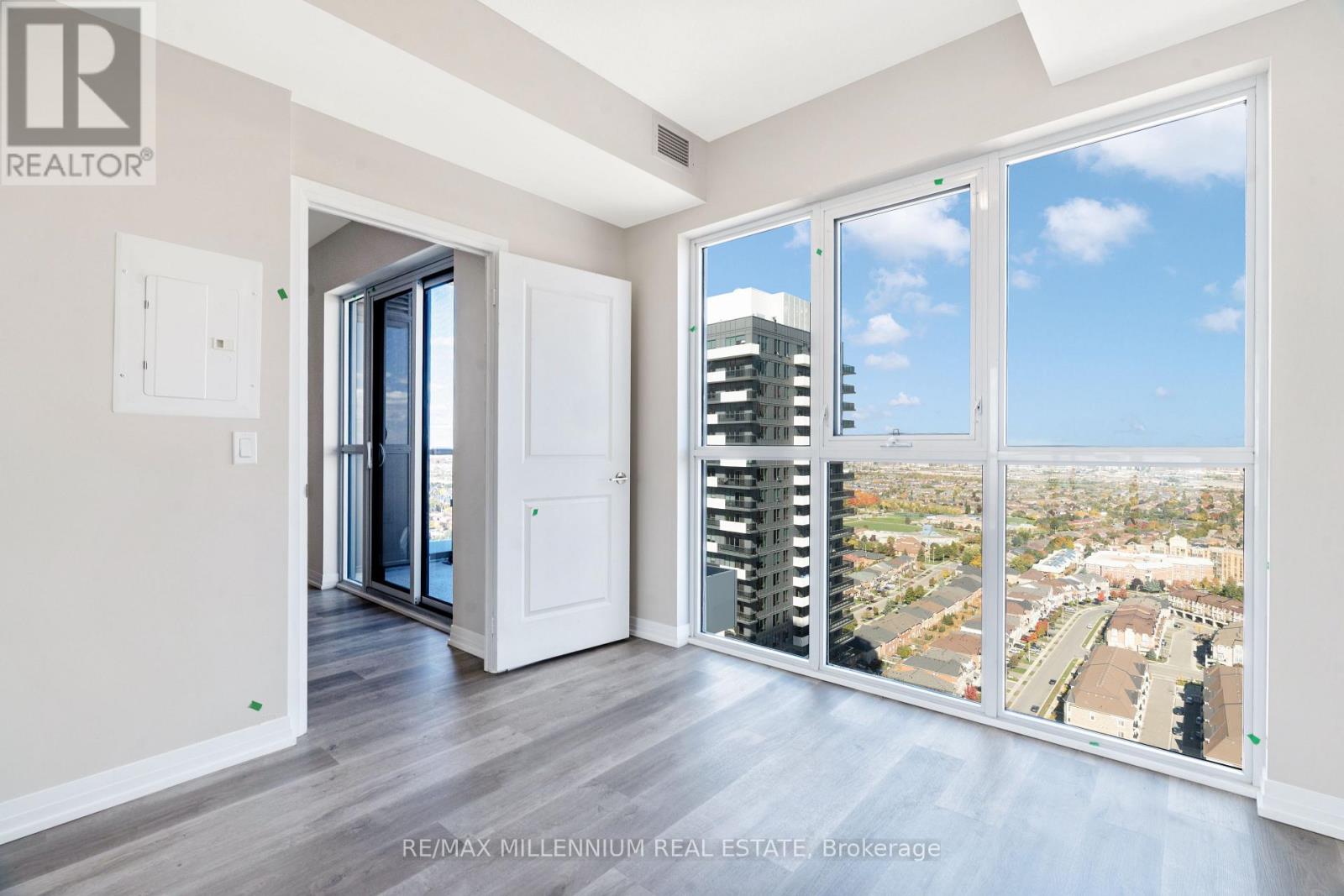 2910 - 15 Watergarden Drive Sw, Mississauga, Ontario  L5R 0H4 - Photo 6 - W12481760