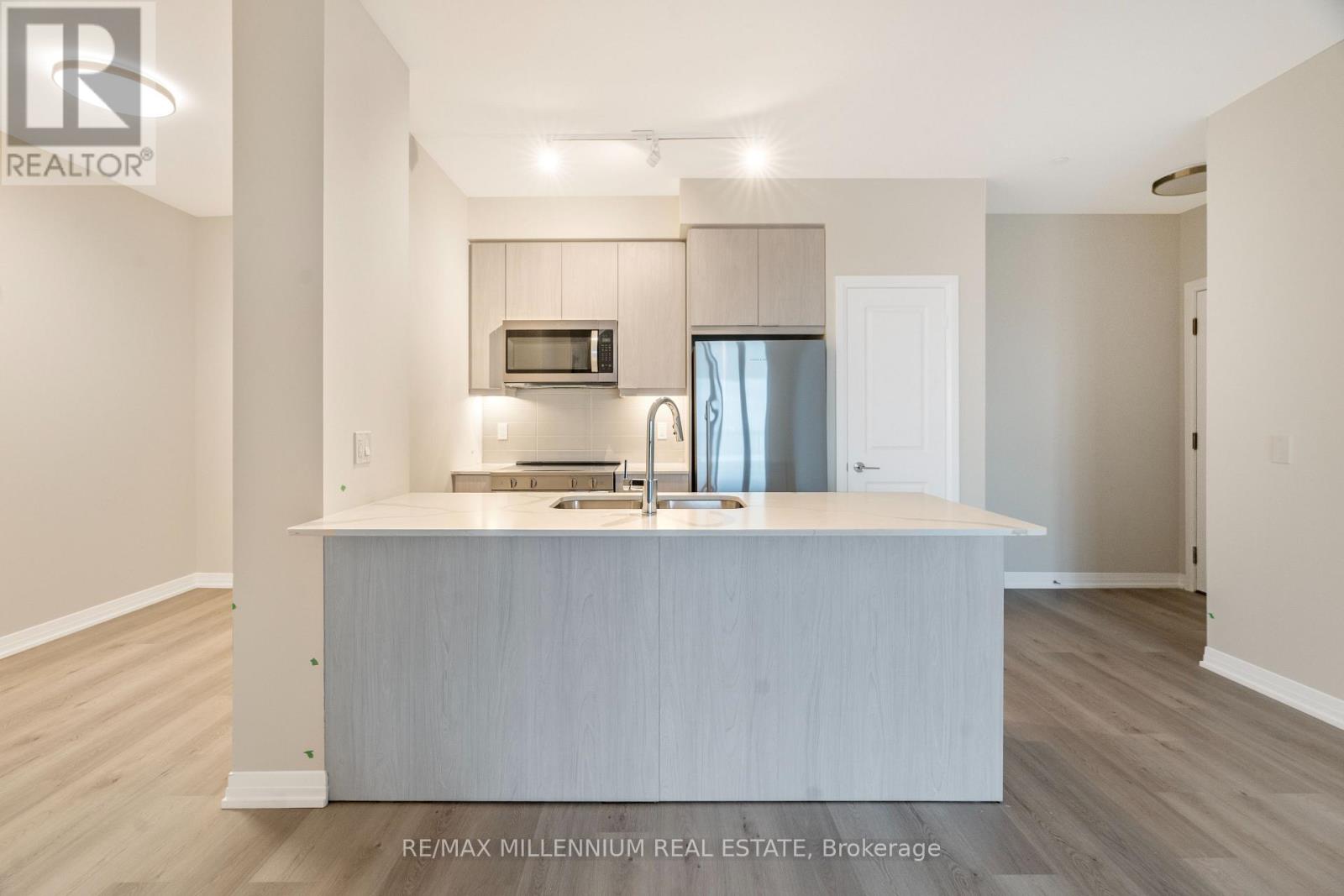 2810 - 15 Watergarden Drive, Mississauga, Ontario  L5R 0H4 - Photo 5 - W12481761