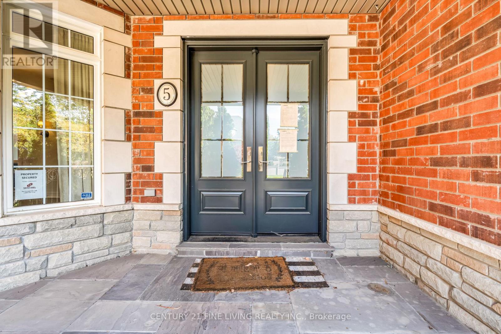 5 Classic Drive, Brampton, Ontario  L6Y 5G9 - Photo 5 - W12481762