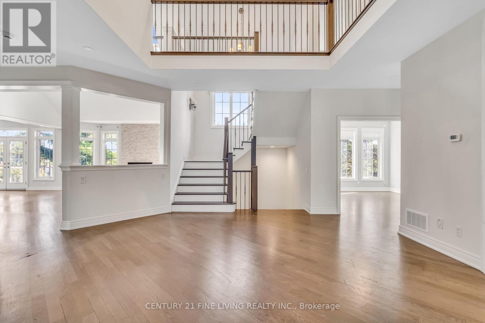5 Classic Drive, Brampton, Ontario  L6Y 5G9 - Photo 8 - W12481762