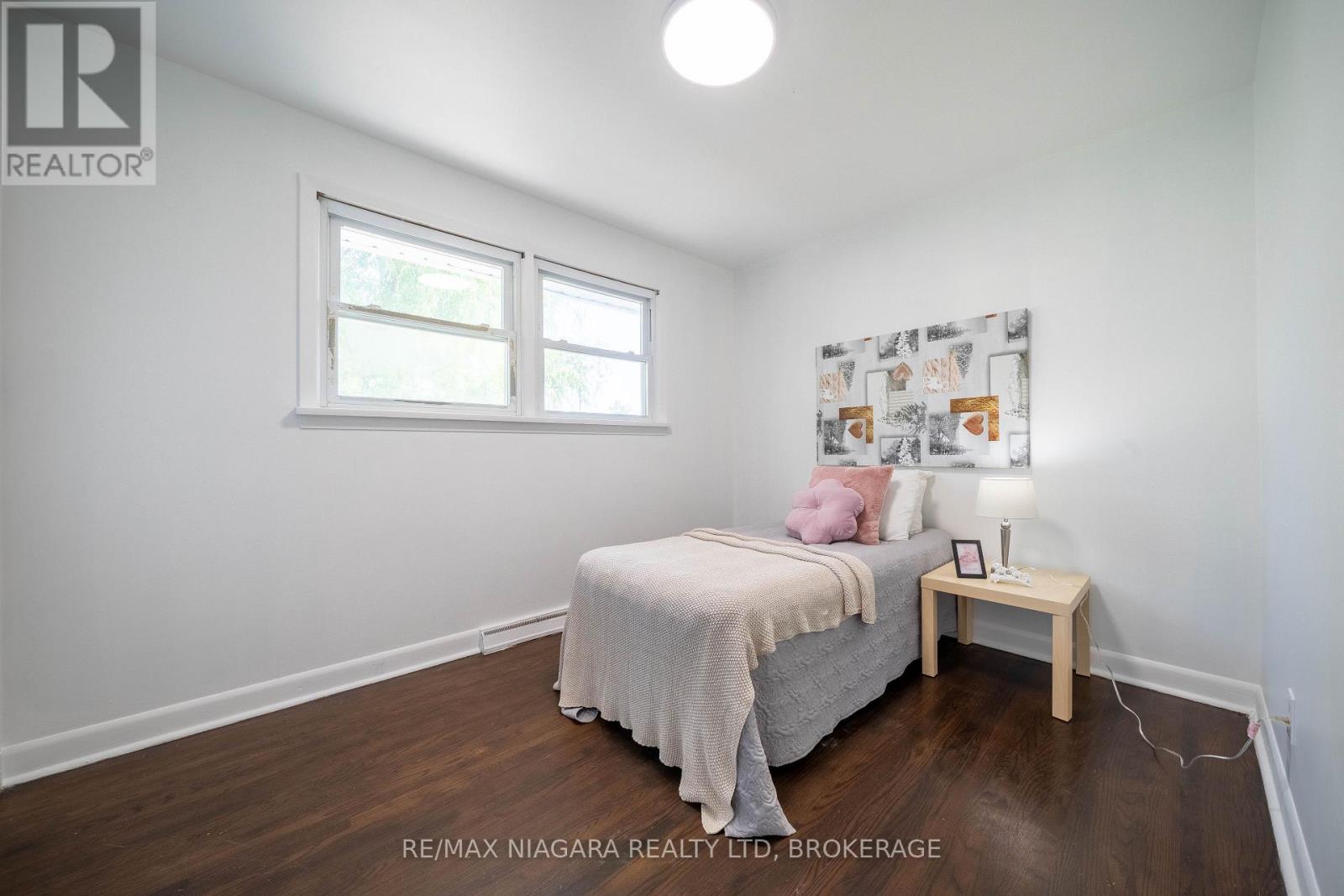 107 Village Road, St. Catharines, Ontario  L2T 3C3 - Photo 18 - X12481775