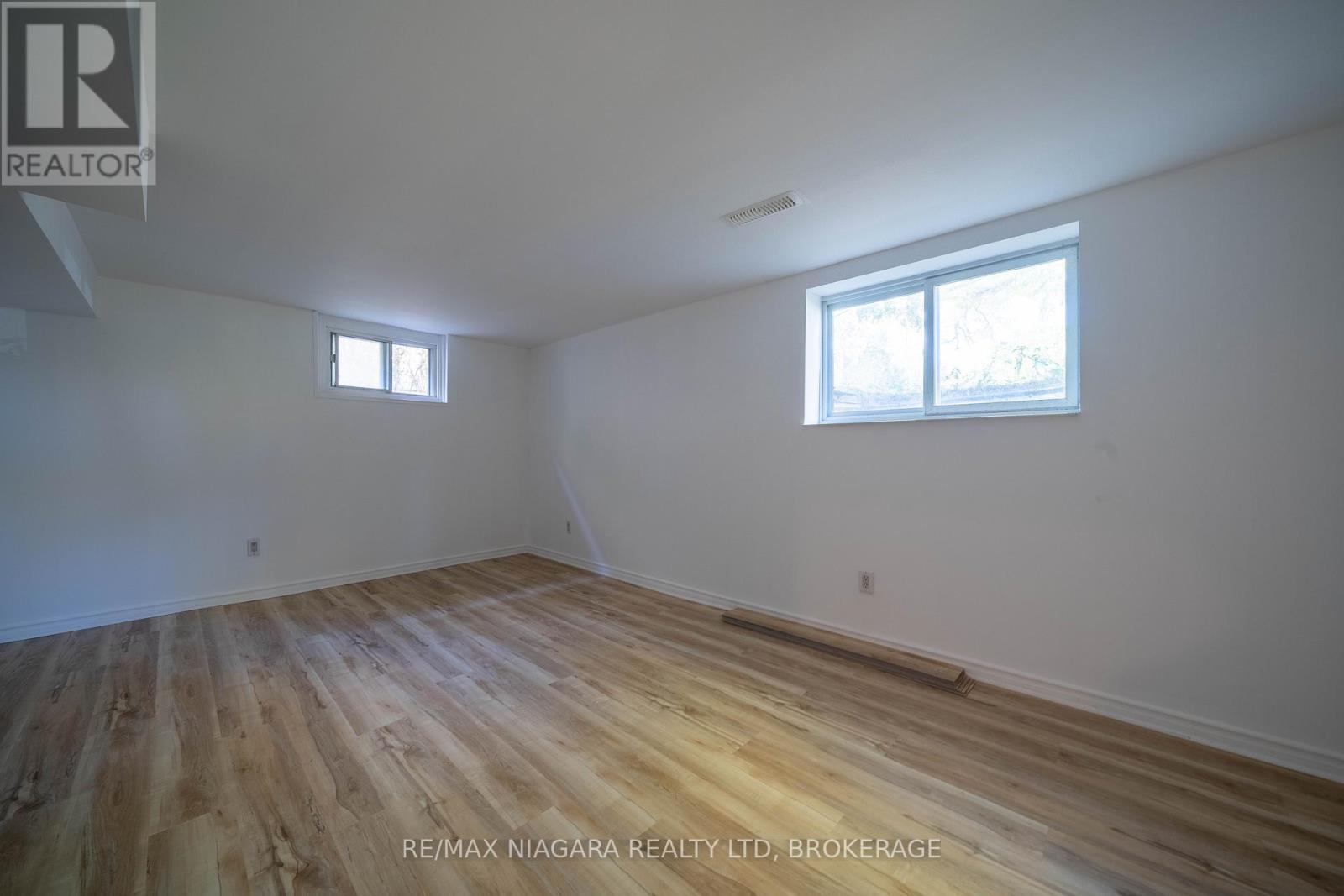 107 Village Road, St. Catharines, Ontario  L2T 3C3 - Photo 22 - X12481775