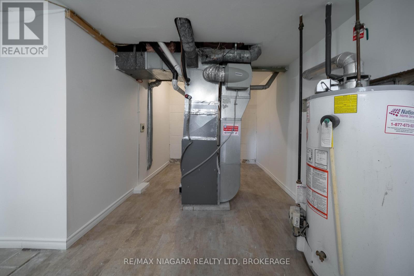 107 Village Road, St. Catharines, Ontario  L2T 3C3 - Photo 28 - X12481775