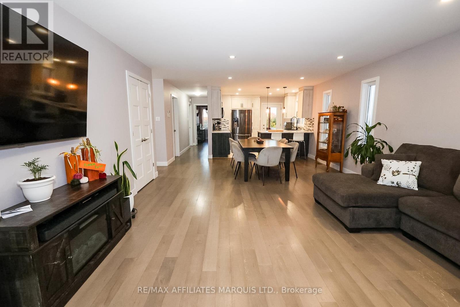 310 Moisson Street, Russell, Ontario  K0A 1W0 - Photo 4 - X12481794
