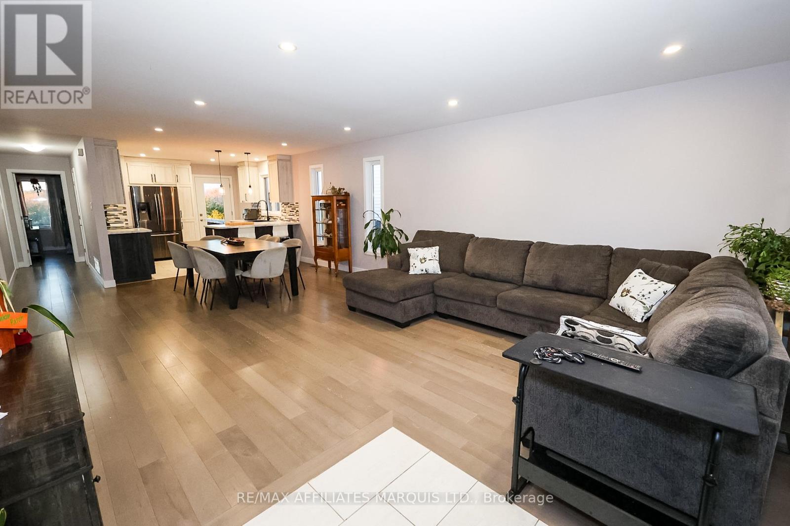 310 Moisson Street, Russell, Ontario  K0A 1W0 - Photo 5 - X12481794