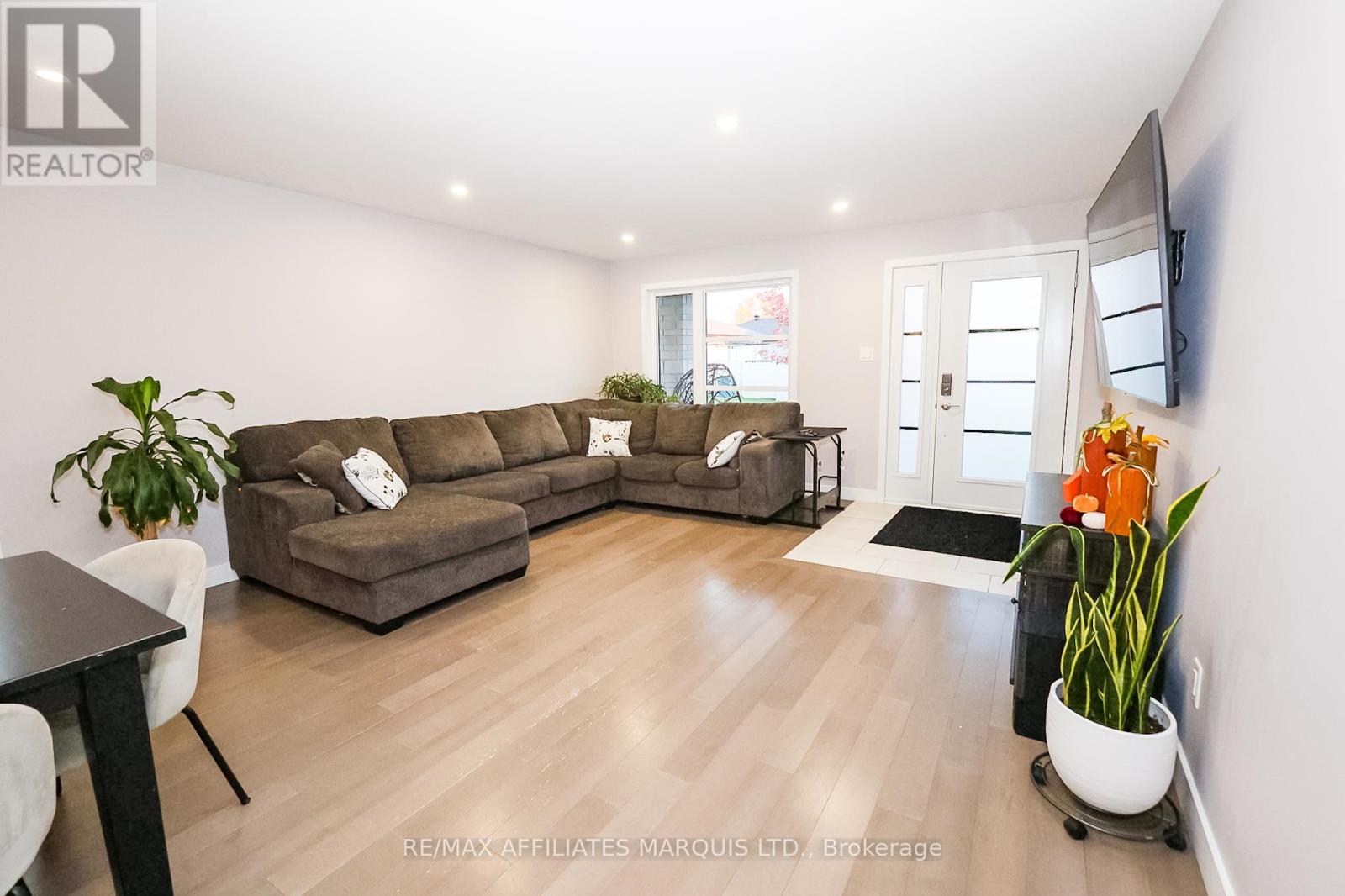 310 Moisson Street, Russell, Ontario  K0A 1W0 - Photo 7 - X12481794