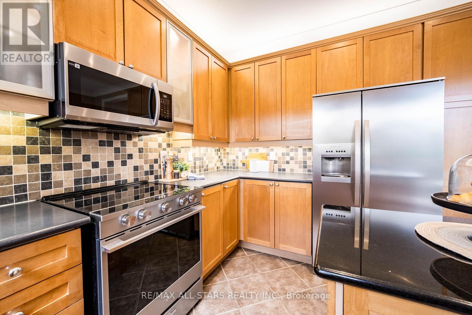 14 Clausfarm Lane, Whitchurch-Stouffville, Ontario  L4A 0A8 - Photo 13 - N12481778