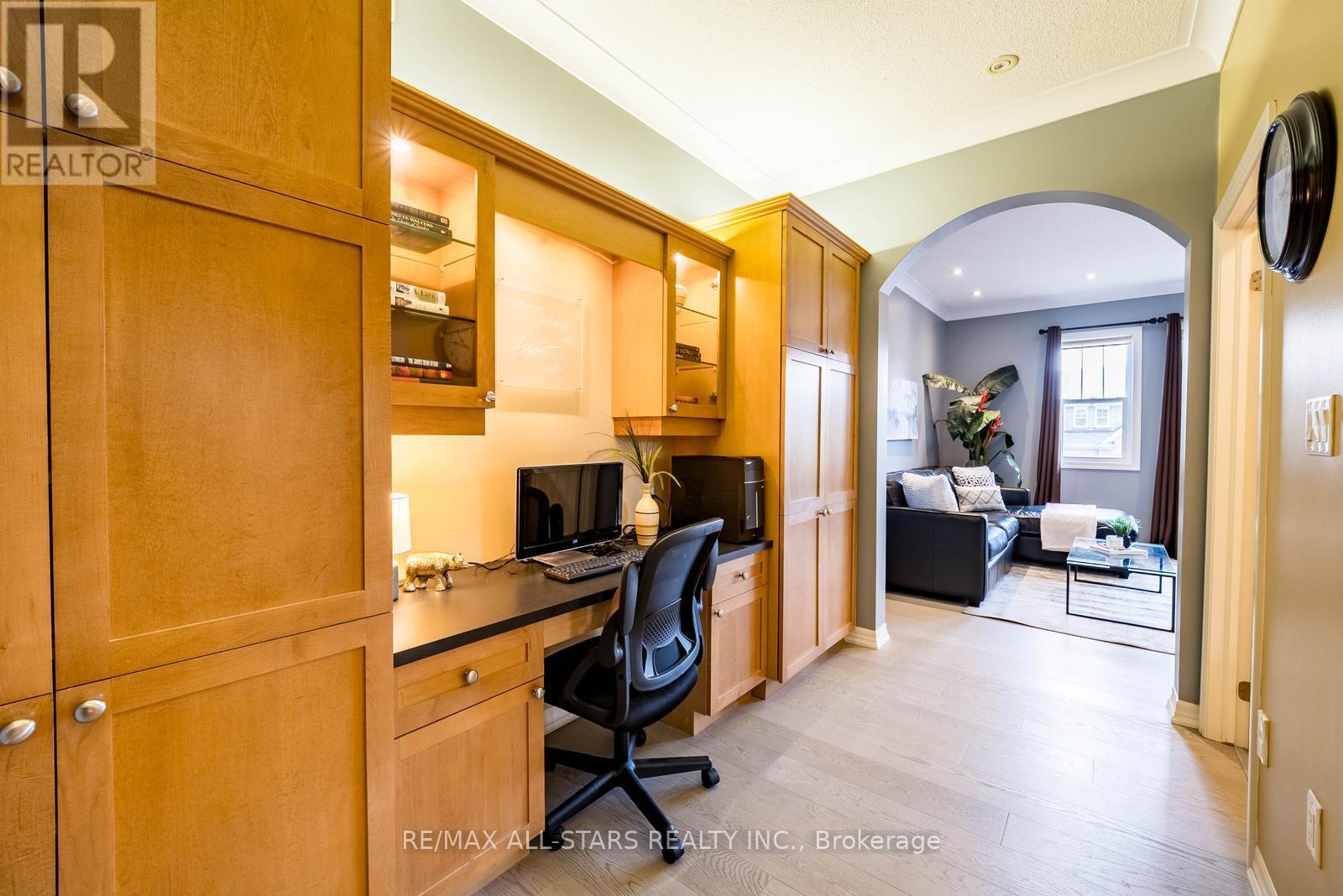 14 Clausfarm Lane, Whitchurch-Stouffville, Ontario  L4A 0A8 - Photo 15 - N12481778