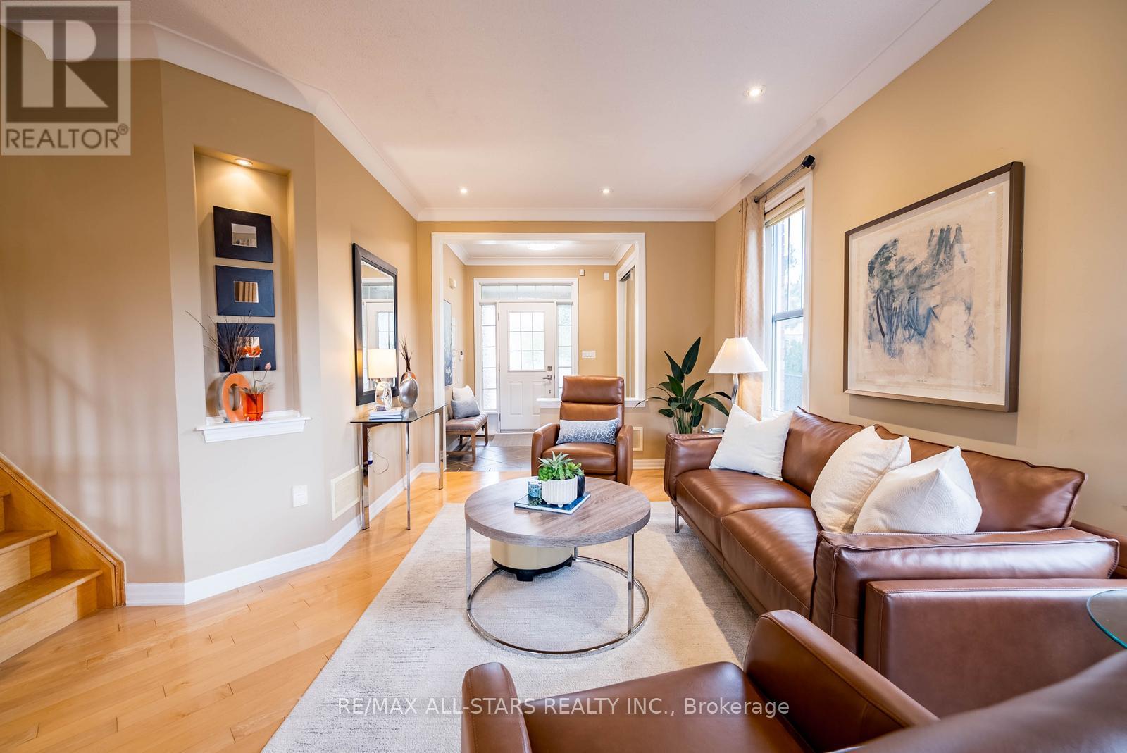 14 Clausfarm Lane, Whitchurch-Stouffville, Ontario  L4A 0A8 - Photo 4 - N12481778