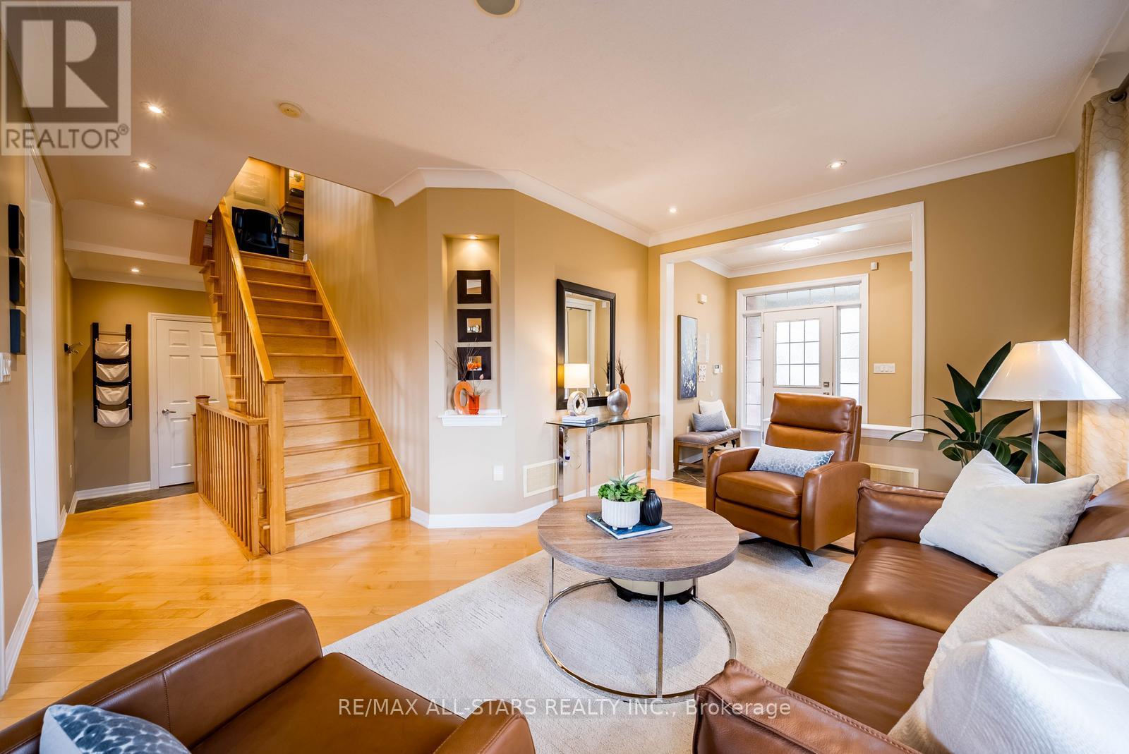 14 Clausfarm Lane, Whitchurch-Stouffville, Ontario  L4A 0A8 - Photo 5 - N12481778