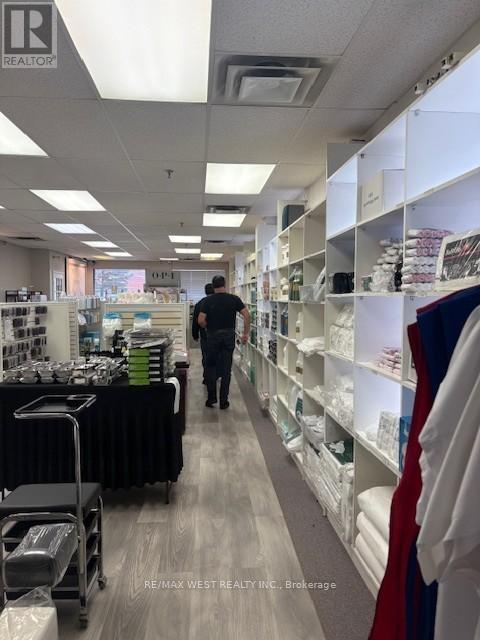 9 - 56 Pennsylvania Avenue, Vaughan, Ontario  L4K 3V9 - Photo 4 - N12481780