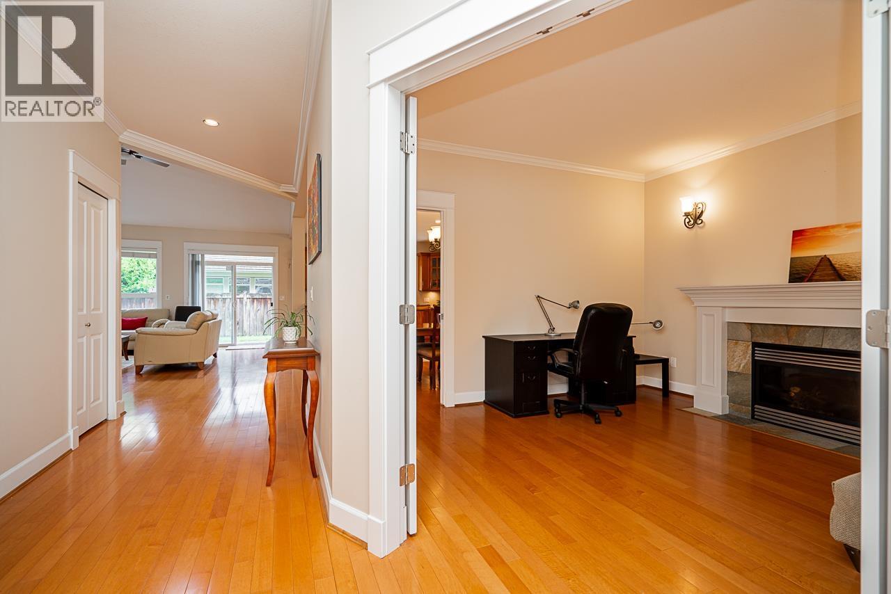 6028 Dunsmuir Crescent, Richmond, British Columbia  V7C 5V7 - Photo 4 - R3055640