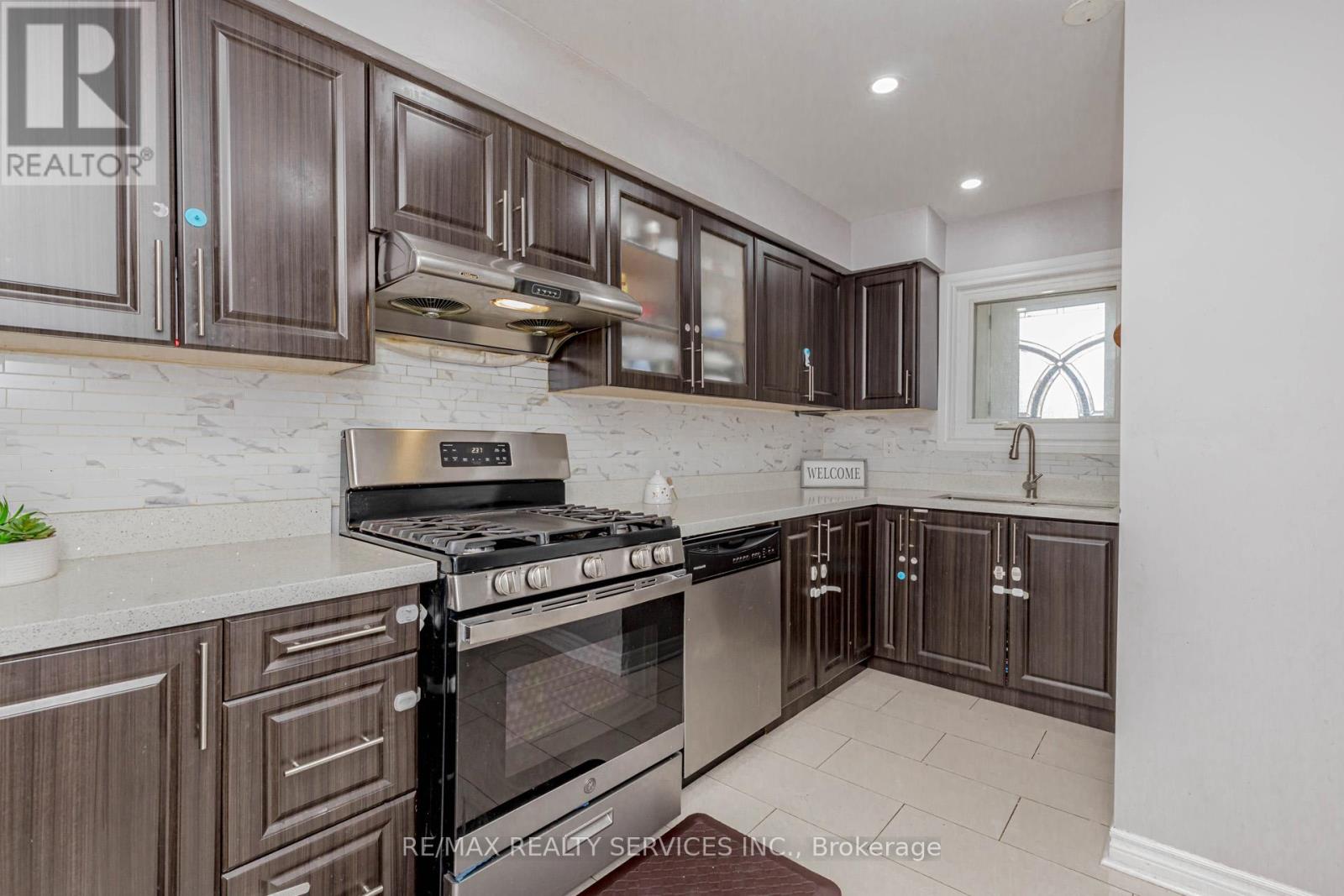3 Kingswood Drive, Brampton, Ontario  L6V 2X5 - Photo 15 - W12481773