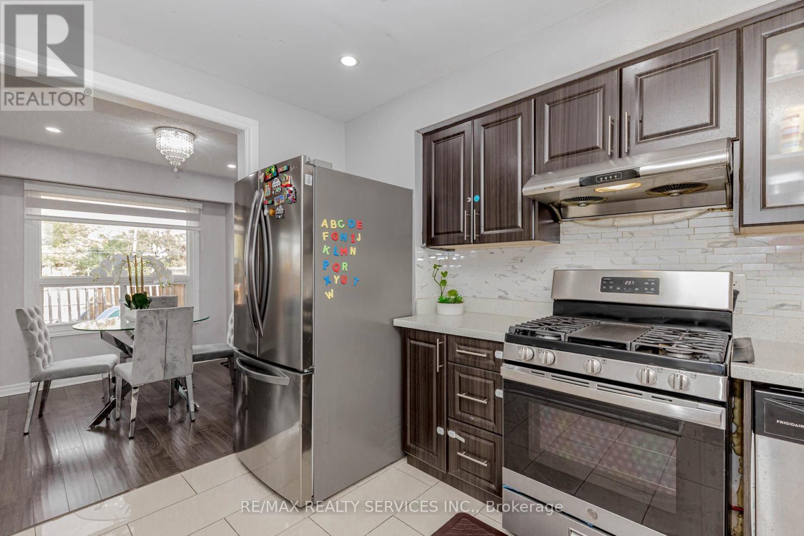 3 Kingswood Drive, Brampton, Ontario  L6V 2X5 - Photo 17 - W12481773