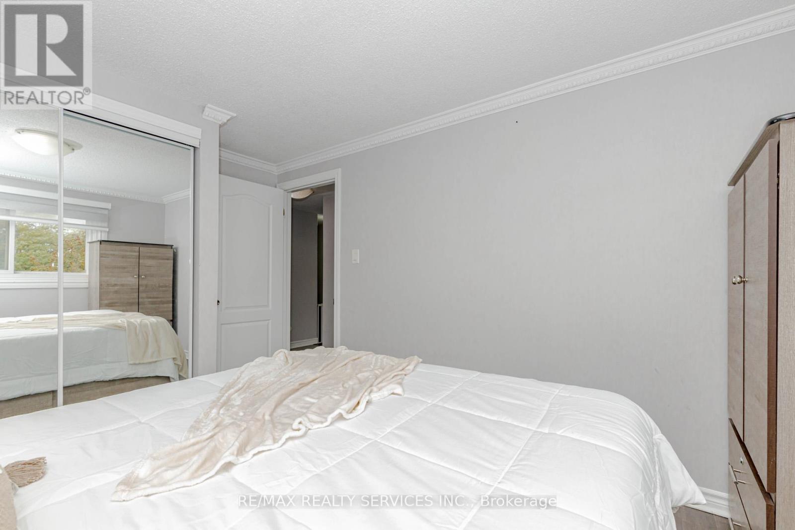 3 Kingswood Drive, Brampton, Ontario  L6V 2X5 - Photo 27 - W12481773