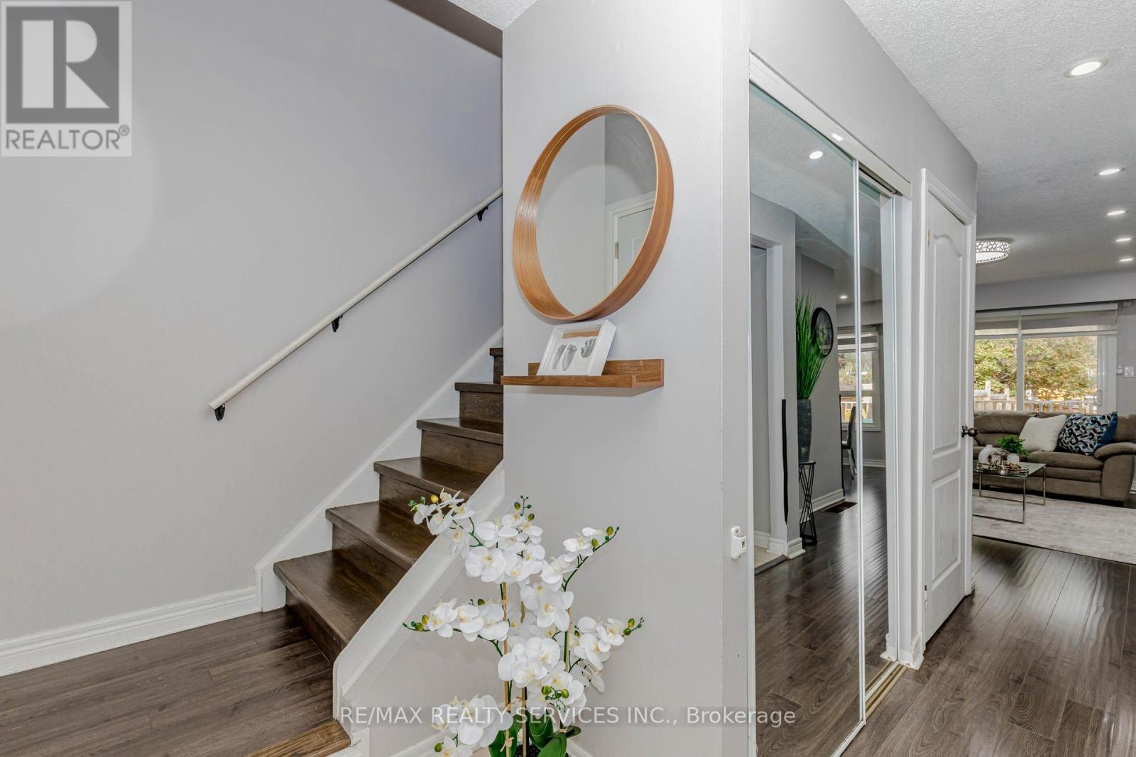 3 Kingswood Drive, Brampton, Ontario  L6V 2X5 - Photo 3 - W12481773