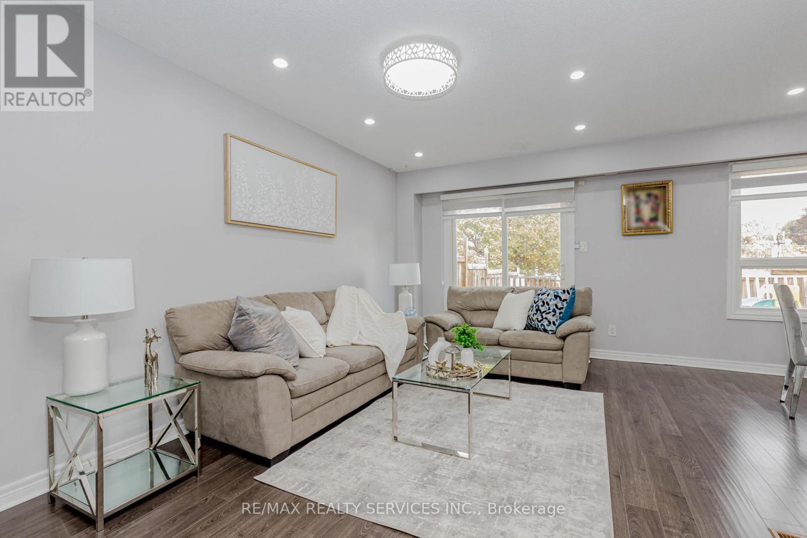 3 Kingswood Drive, Brampton, Ontario  L6V 2X5 - Photo 7 - W12481773