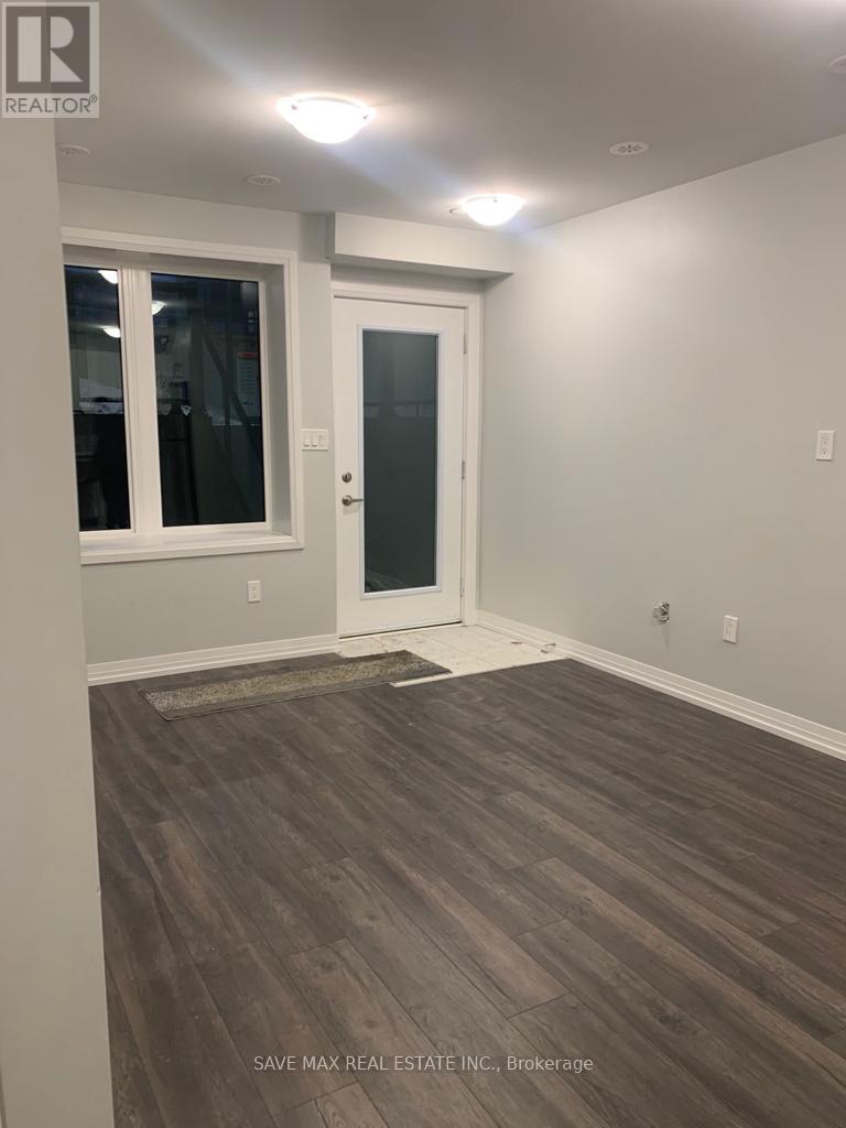 1145 Journeyman Lane, Mississauga, Ontario  L5J 1L4 - Photo 4 - W12481777