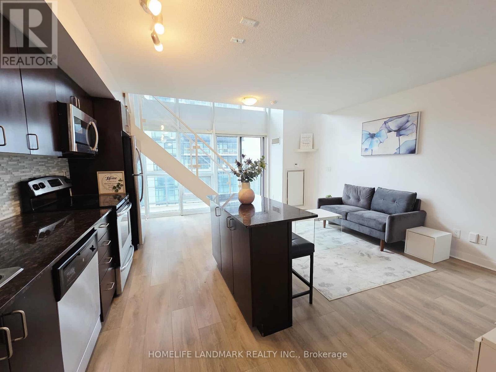 1706 - 155 Legion Road N, Toronto, Ontario  M8Y 0A7 - Photo 3 - W12481783