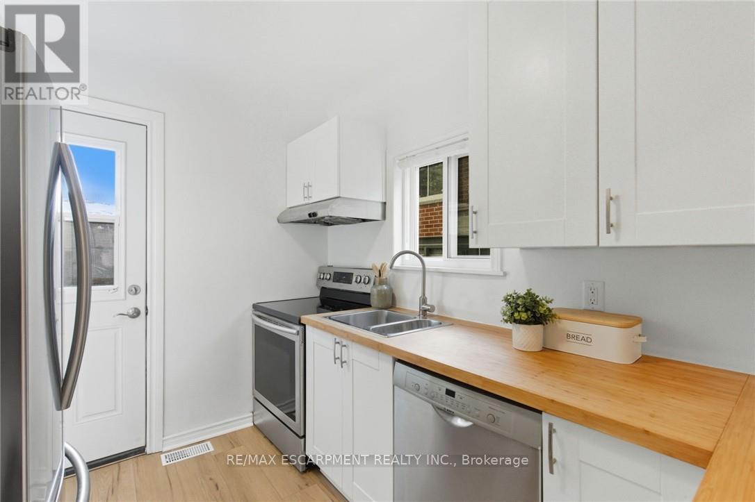 78 Delena Avenue N, Hamilton, Ontario  L8H 6B7 - Photo 11 - X12481792
