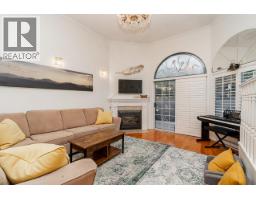 109 216 E 6TH STREET