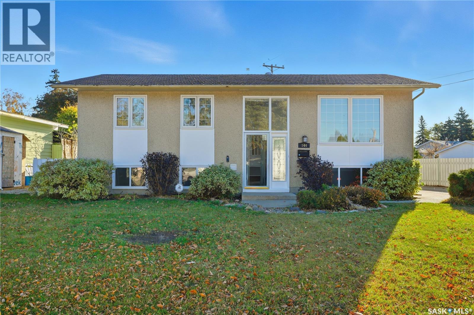 144 Maclean CRESCENT, Saskatoon, Saskatchewan