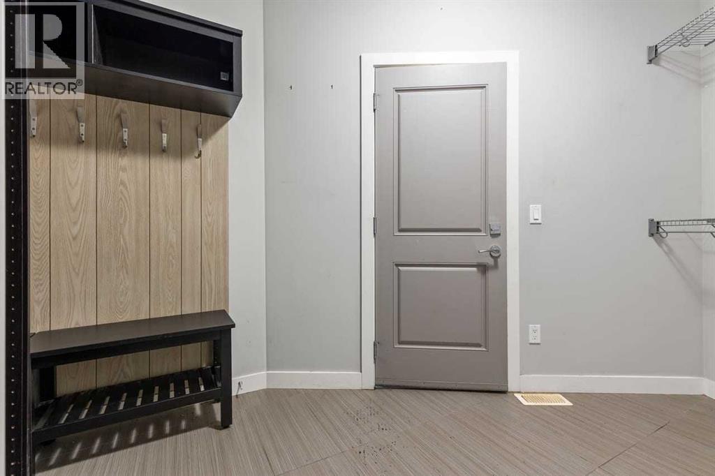 105 Elkton Way Sw, Calgary, Alberta  T3h 4y9 - Photo 16 - A2266356