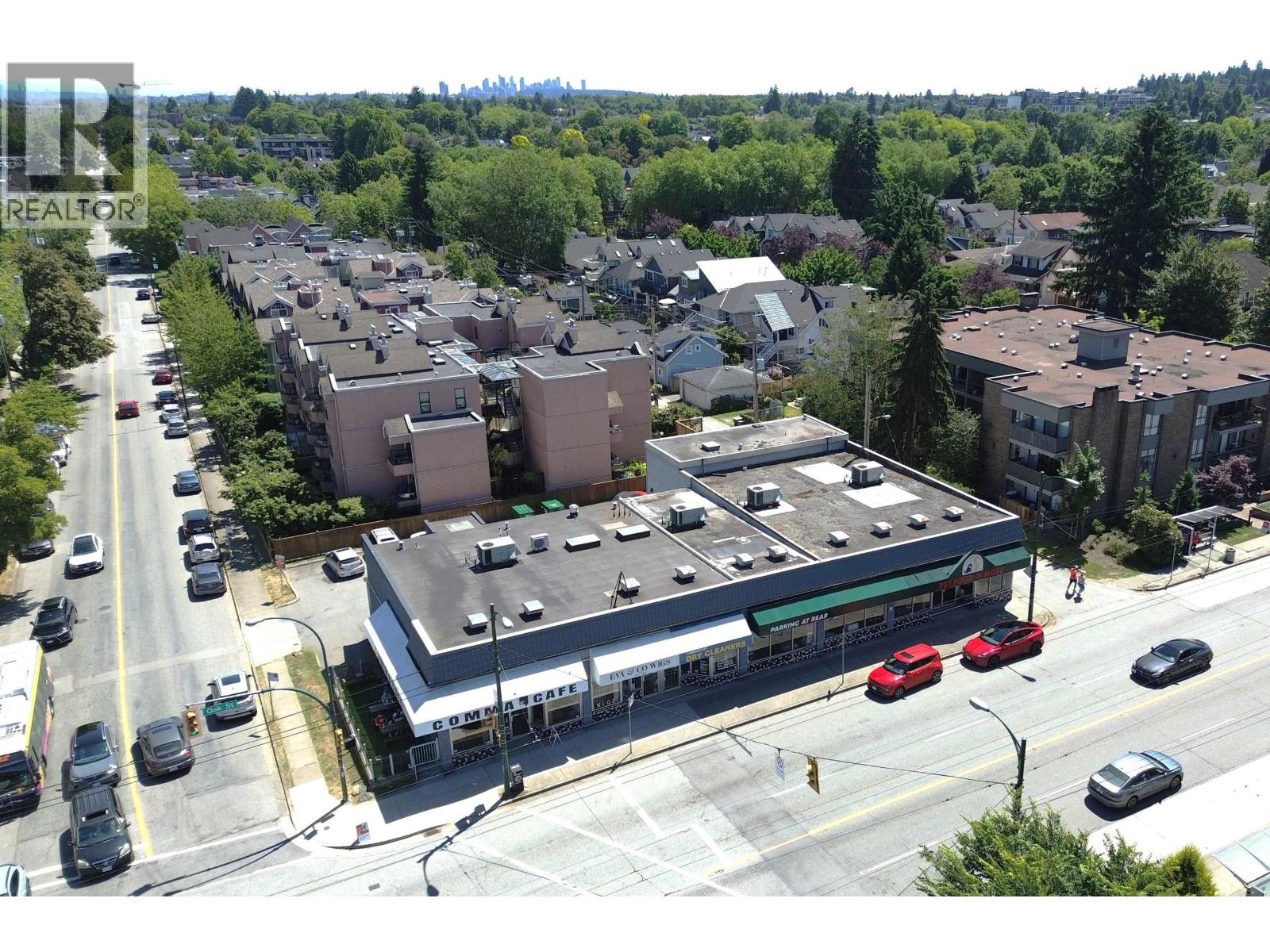 3208 OAK STREET, Vancouver, British Columbia