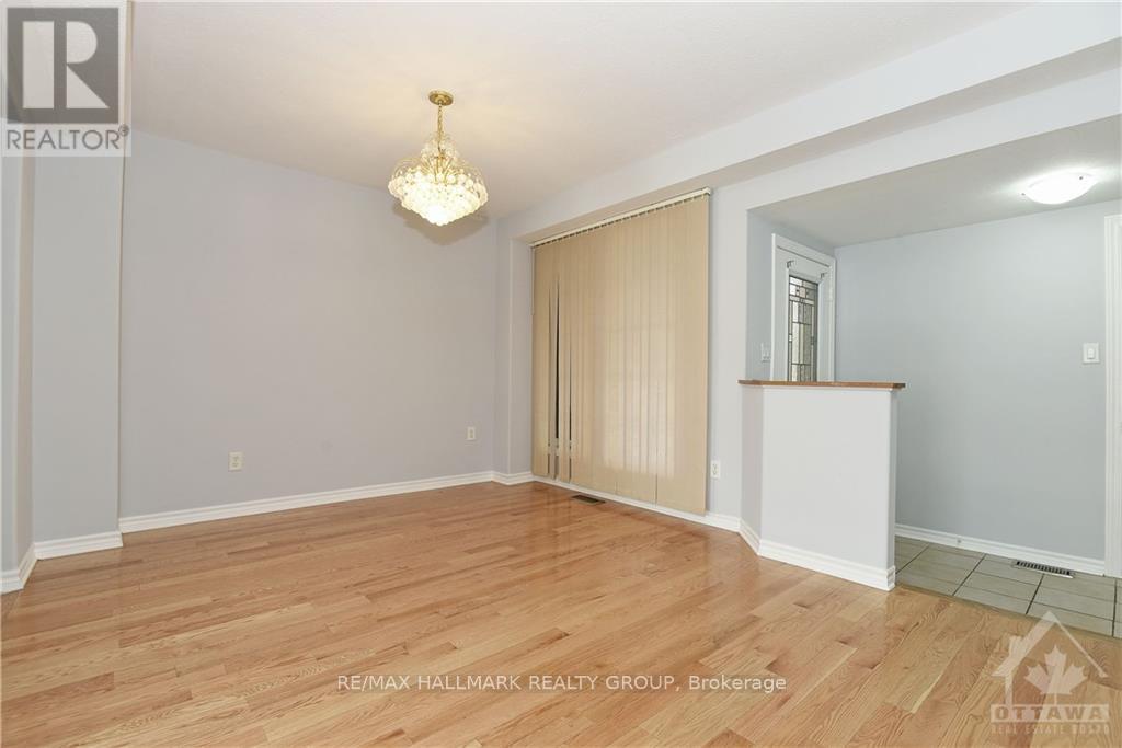 3 Wallsend Avenue, Ottawa, Ontario  K2K 3X7 - Photo 3 - X12481819