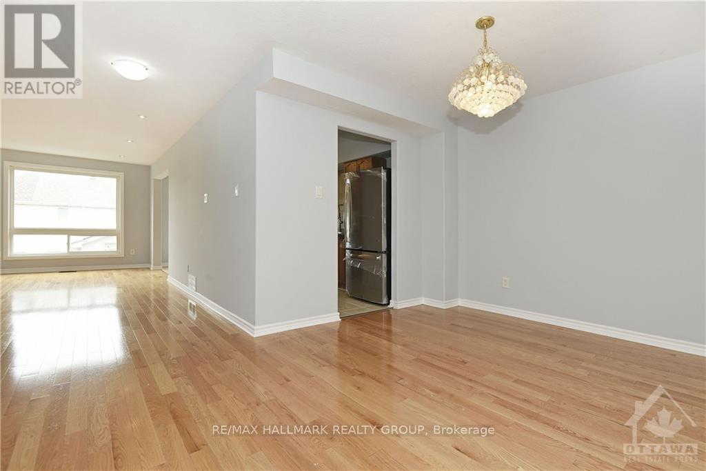 3 Wallsend Avenue, Ottawa, Ontario  K2K 3X7 - Photo 5 - X12481819