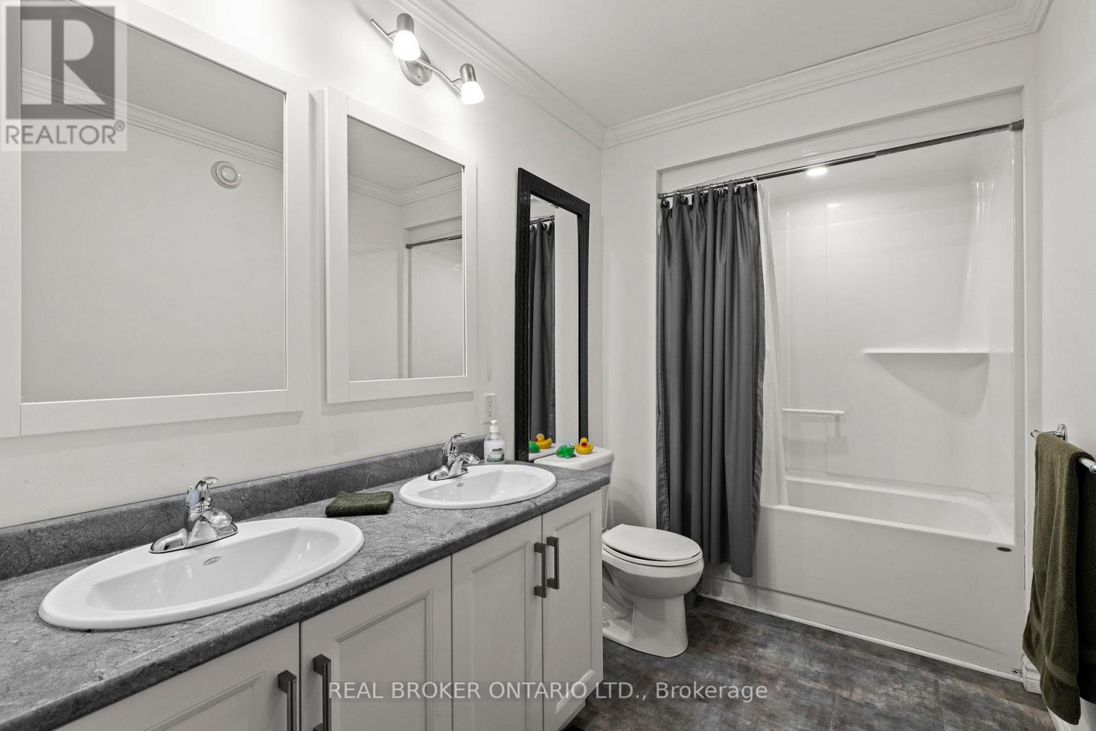1402 Queens Line Road, Minden Hills, Ontario  K0M 2K0 - Photo 21 - X12481799
