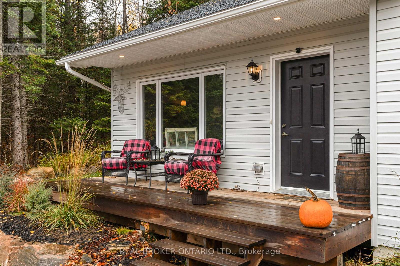 1402 Queens Line Road, Minden Hills, Ontario  K0M 2K0 - Photo 30 - X12481799