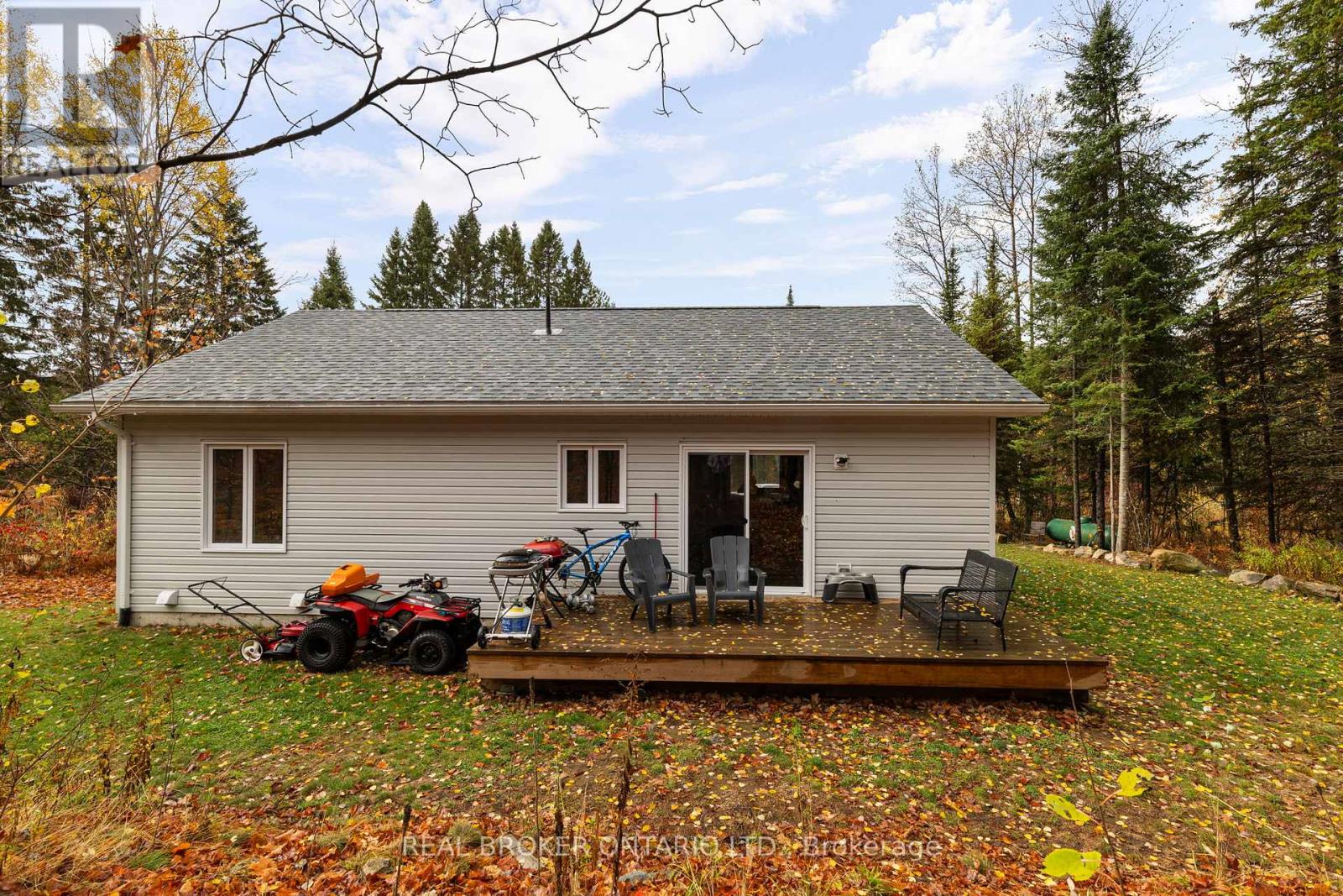 1402 Queens Line Road, Minden Hills, Ontario  K0M 2K0 - Photo 33 - X12481799