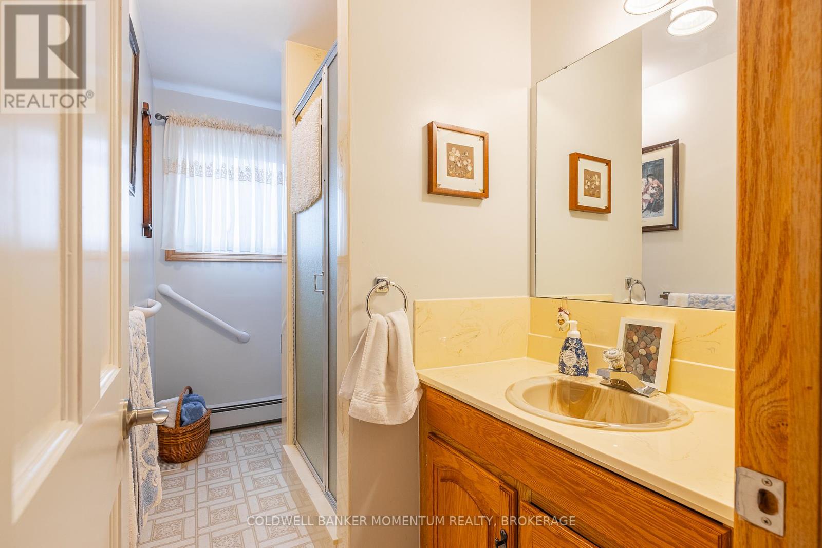 33 Rolling Acres Drive, Welland, Ontario  L3C 3N4 - Photo 13 - X12481805