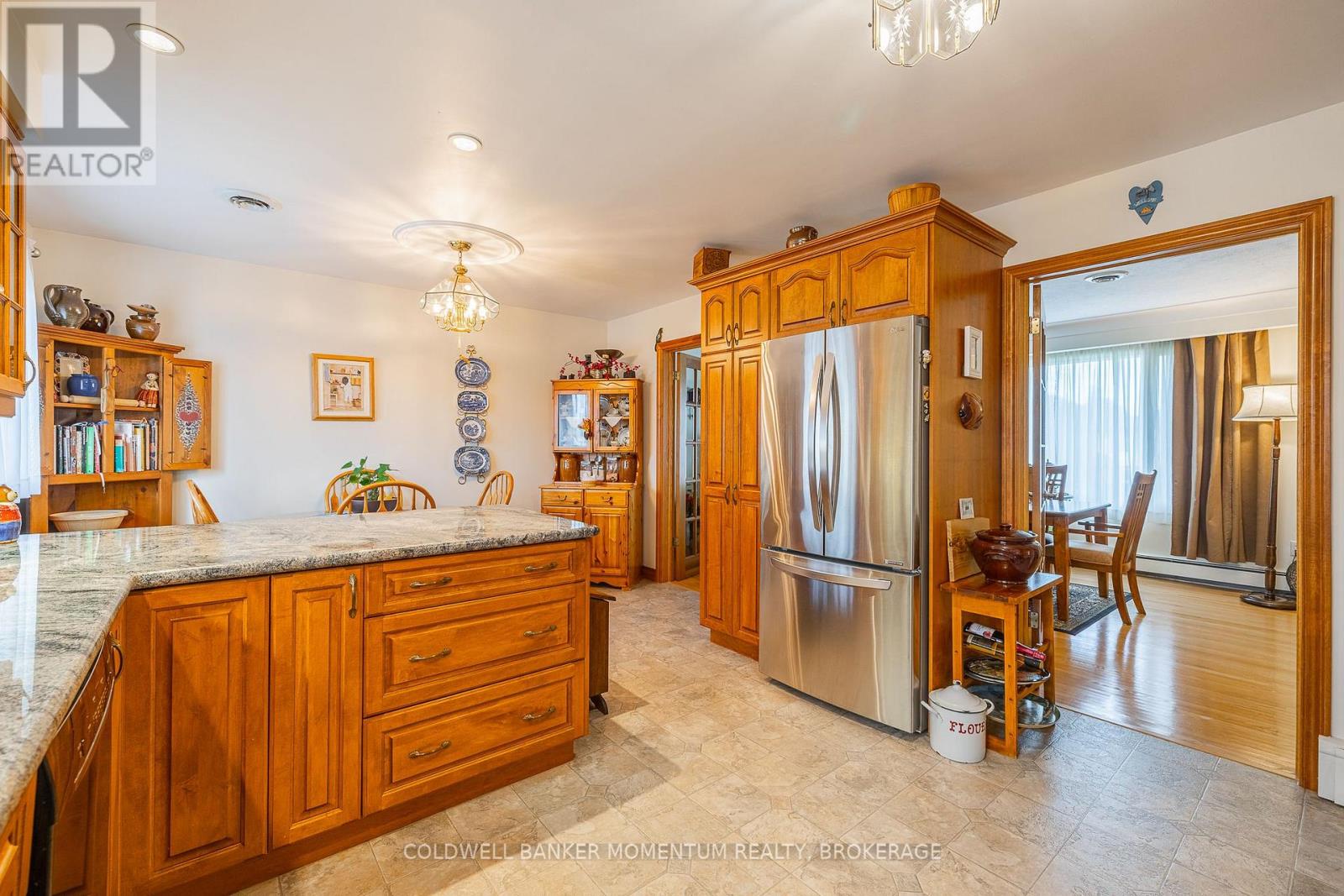 33 Rolling Acres Drive, Welland, Ontario  L3C 3N4 - Photo 15 - X12481805