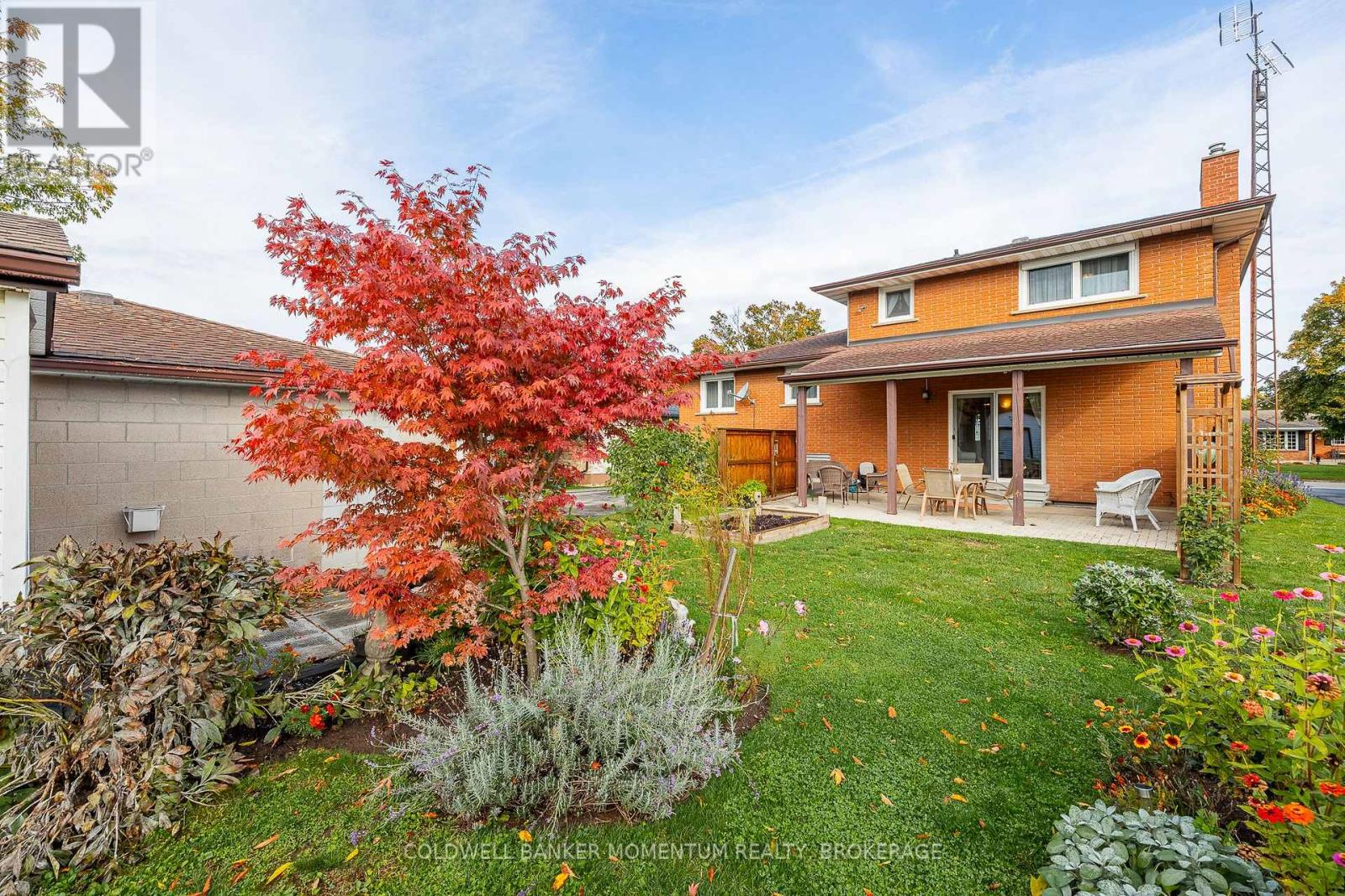 33 Rolling Acres Drive, Welland, Ontario  L3C 3N4 - Photo 4 - X12481805