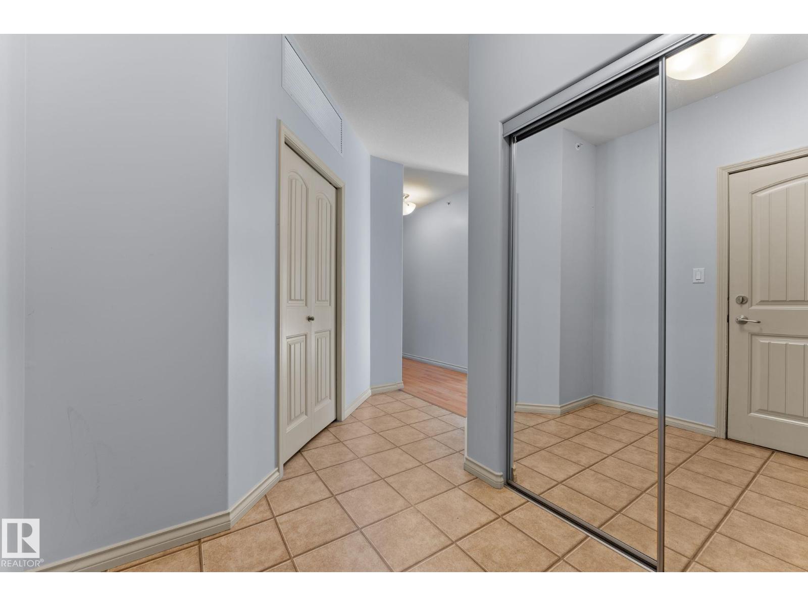 #302 2503 Hanna Cr Nw, Edmonton, Alberta  T6R 0H1 - Photo 12 - E4463486