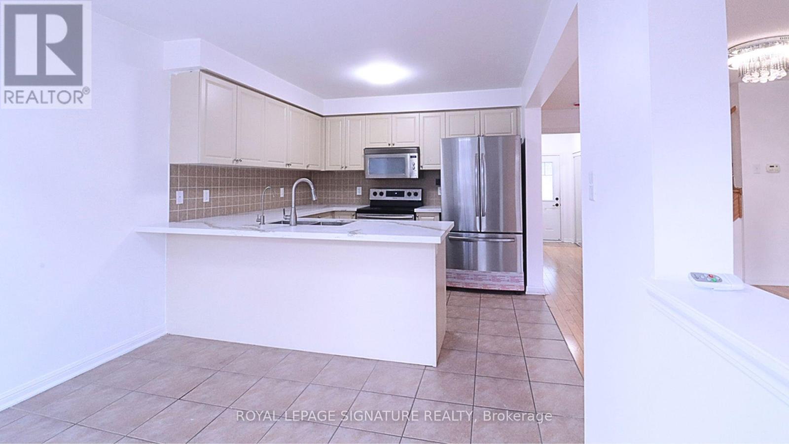 50 Haverty Trail, Brampton, Ontario  L7A 0S3 - Photo 8 - W12481782