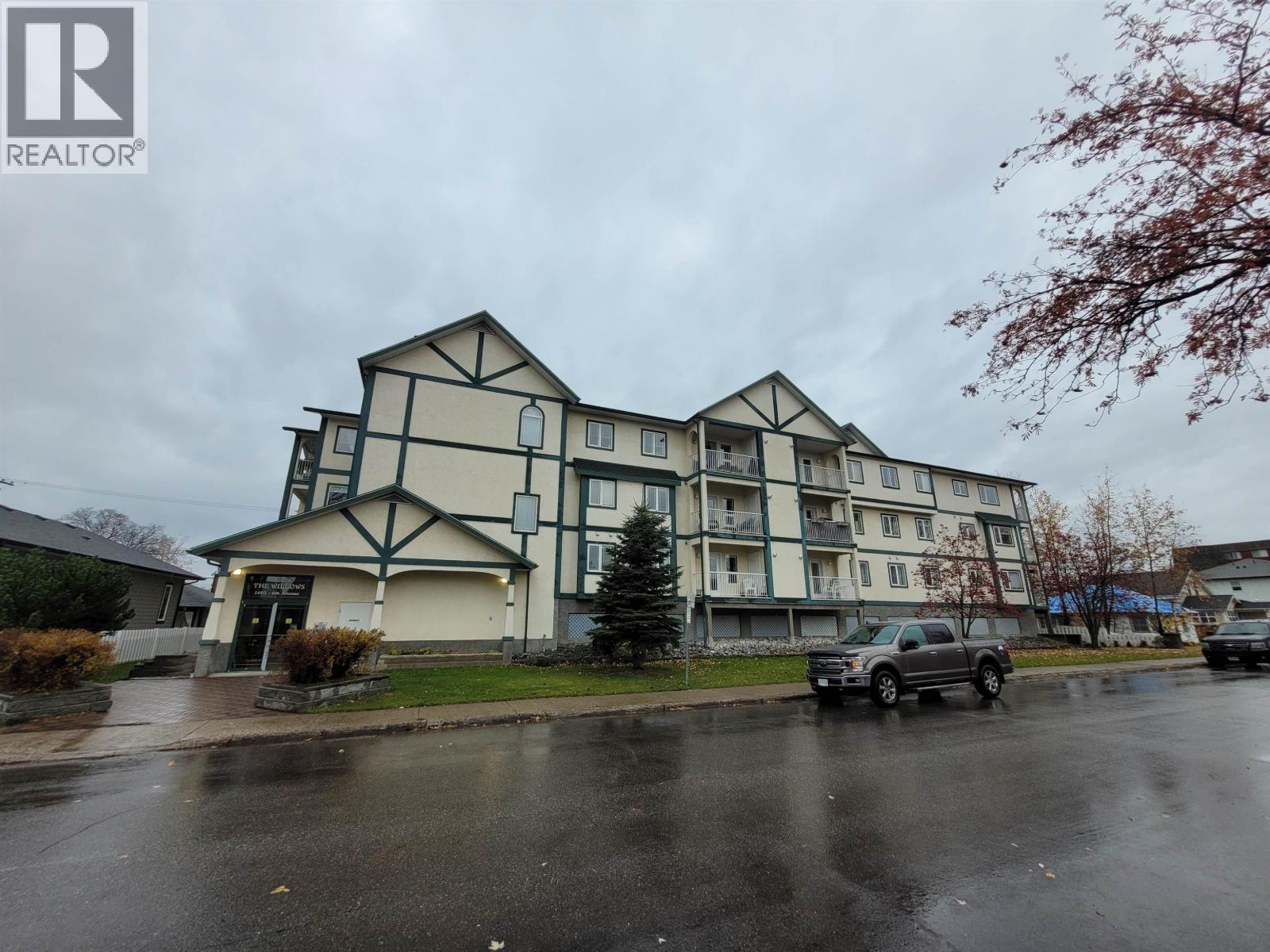 301 1693 6TH AVENUE, Prince George, British Columbia