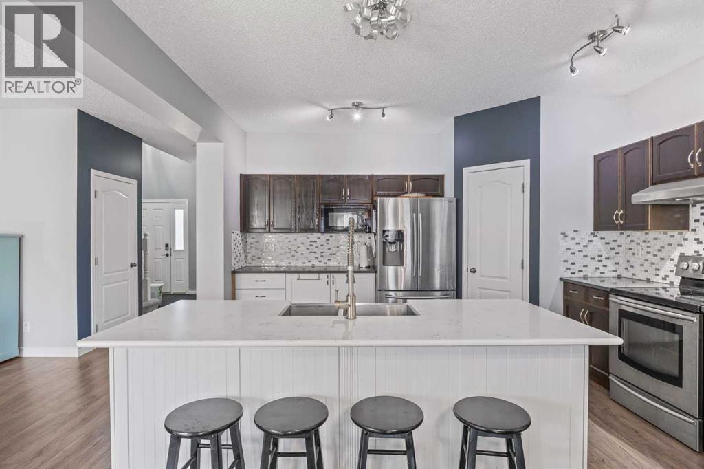 303 Westmount Court, Okotoks, Alberta  T1S 0B6 - Photo 13 - A2264302