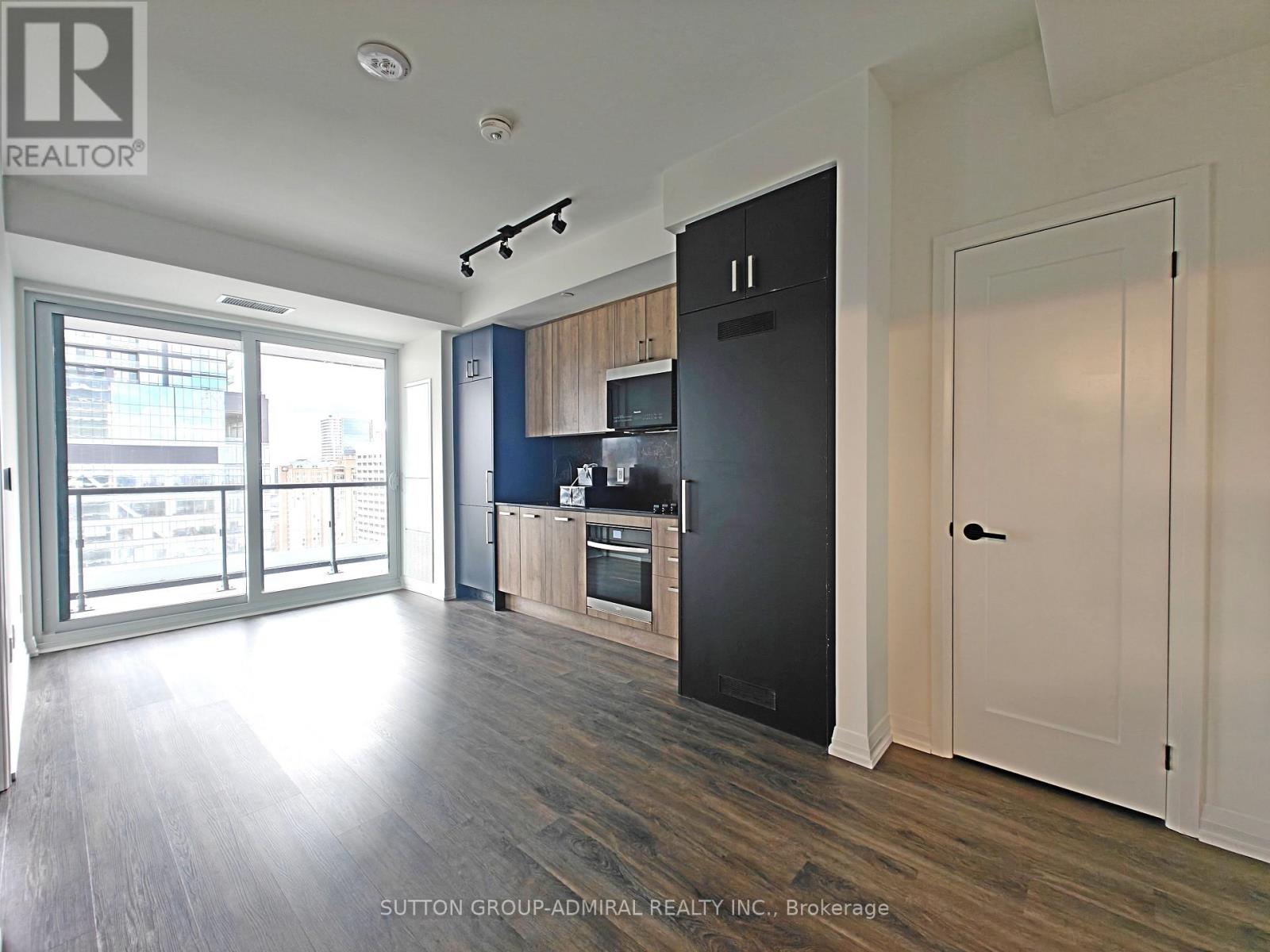 2304 - 280 Dundas Street W, Toronto, Ontario  M5T 0E3 - Photo 2 - C12481823